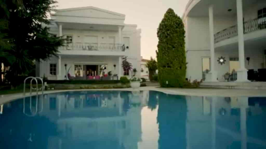 Medcezir Dizisi, Havuz, peyzaj