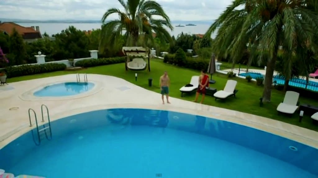 Medcezir Dizisi, Havuz, peyzaj